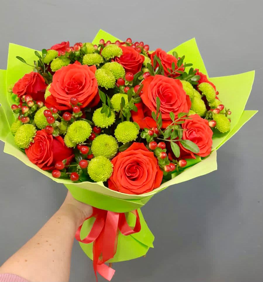 Букет цветов из: Хризантемы и Розы в Кострово