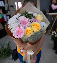 Букет цветов из:  Герберы, Розы и Хризантемы в Кострово