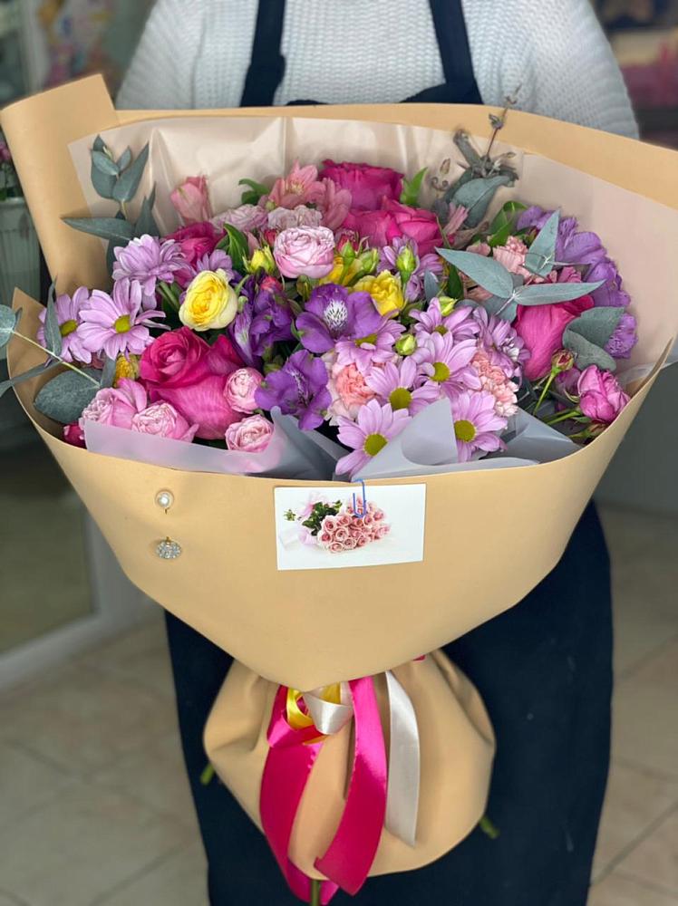 Букет цветов из: Хризантемы, Гвоздики и Альстромерии в Кострово