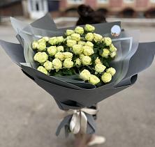 Букет Белые кустовые розы Солинеро в Кострово