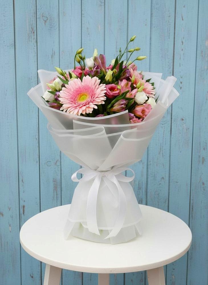 Букет цветов из: Герберы, Альстромерии и Лизиантусы в Кострово