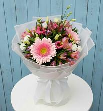 Букет цветов из:  Герберы, Альстромерии и Лизиантусы в Кострово