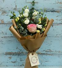 Букет цветов из:  Розы и Лизиантусы в Кострово